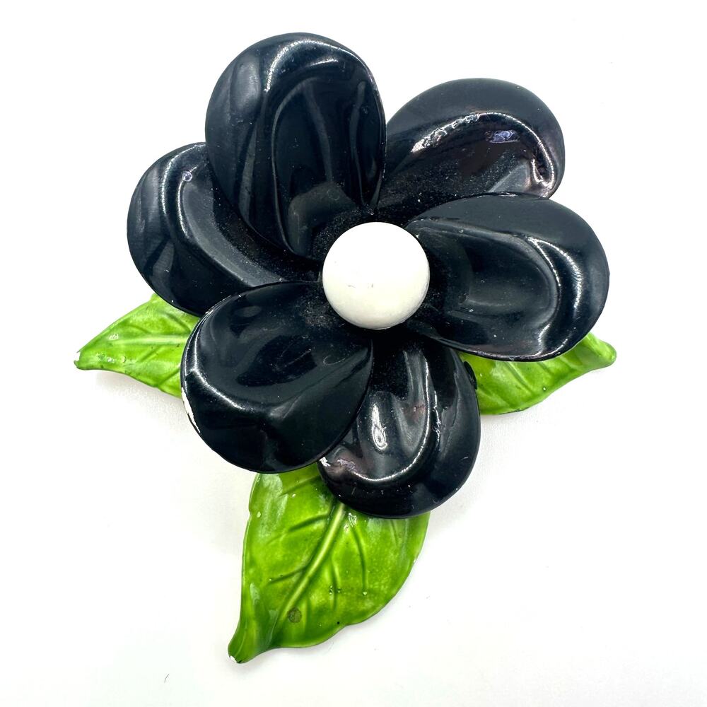 Vintage 1960s black white green enamel gold tone metal flower flower brooch